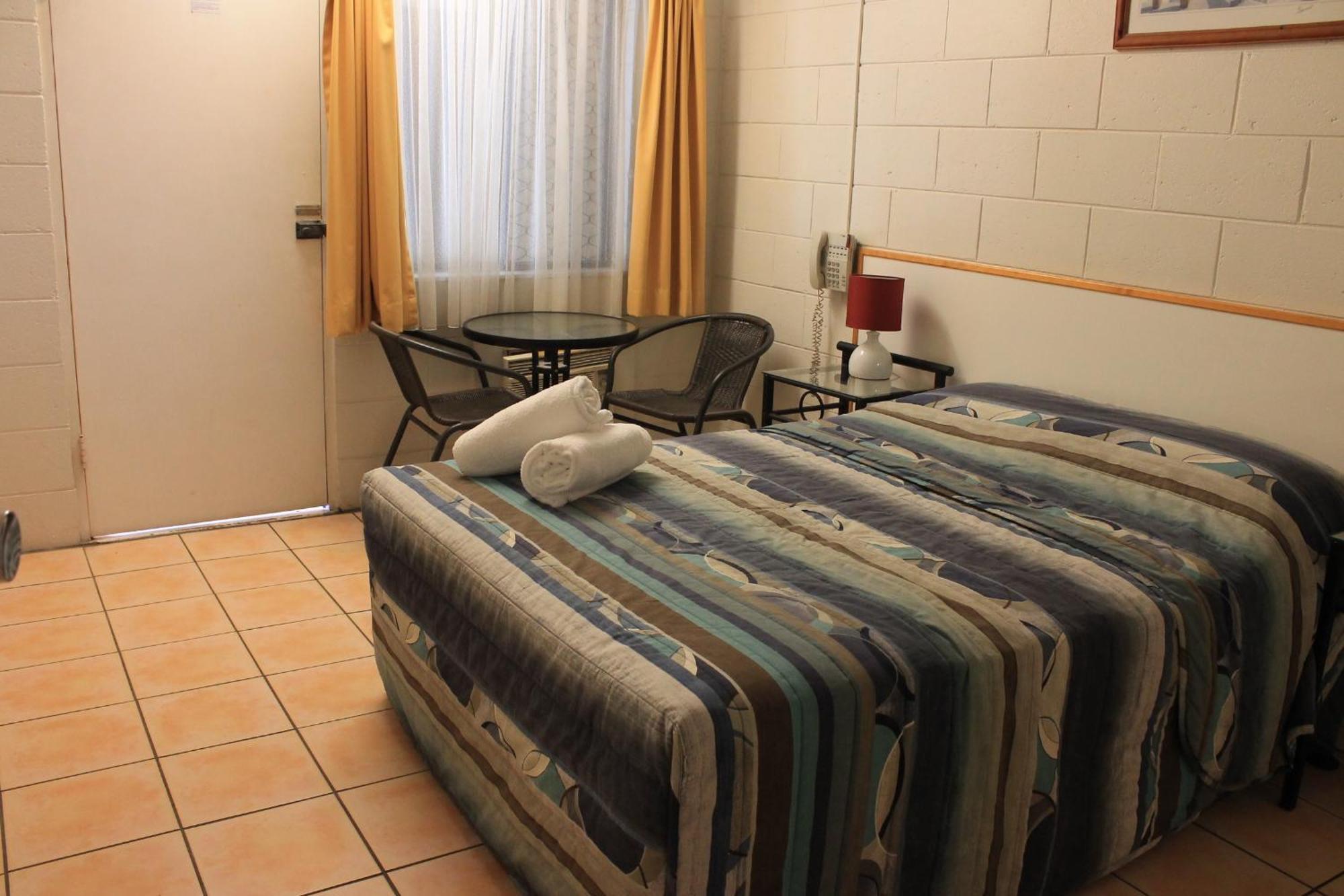 Oasis Inn Apartments Cairns Extérieur photo