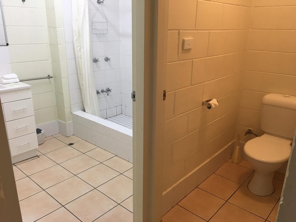 Oasis Inn Apartments Cairns Extérieur photo