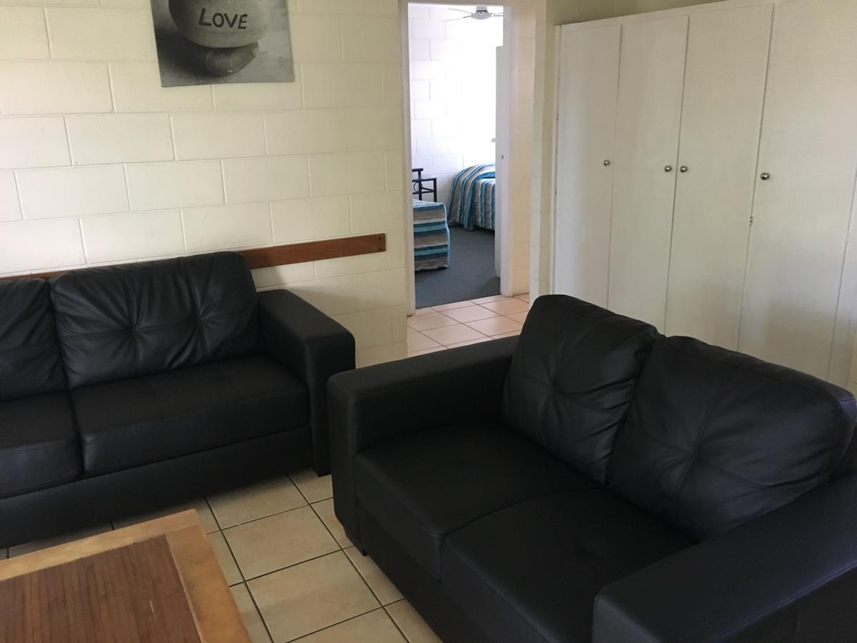 Oasis Inn Apartments Cairns Extérieur photo