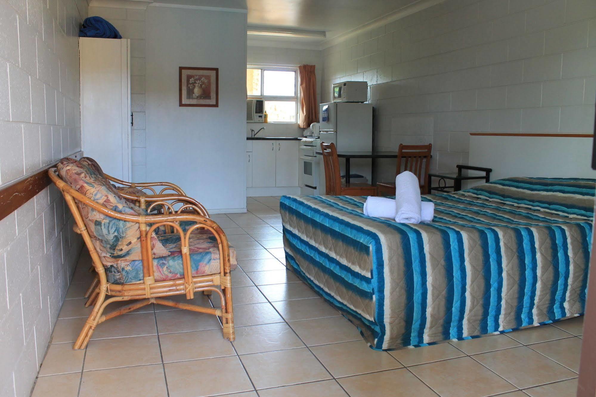 Oasis Inn Apartments Cairns Extérieur photo
