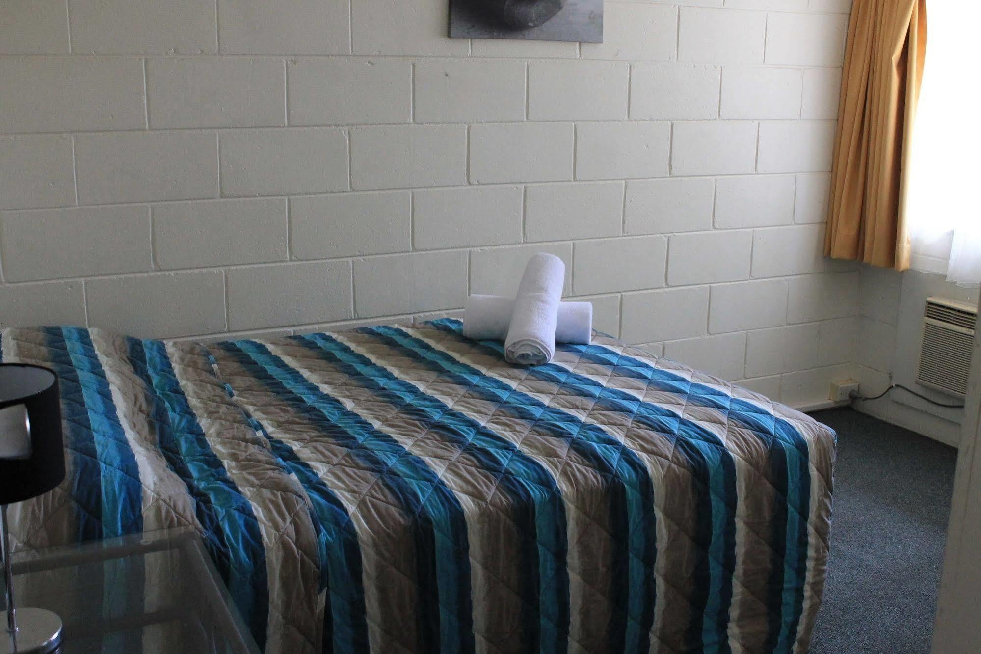 Oasis Inn Apartments Cairns Extérieur photo