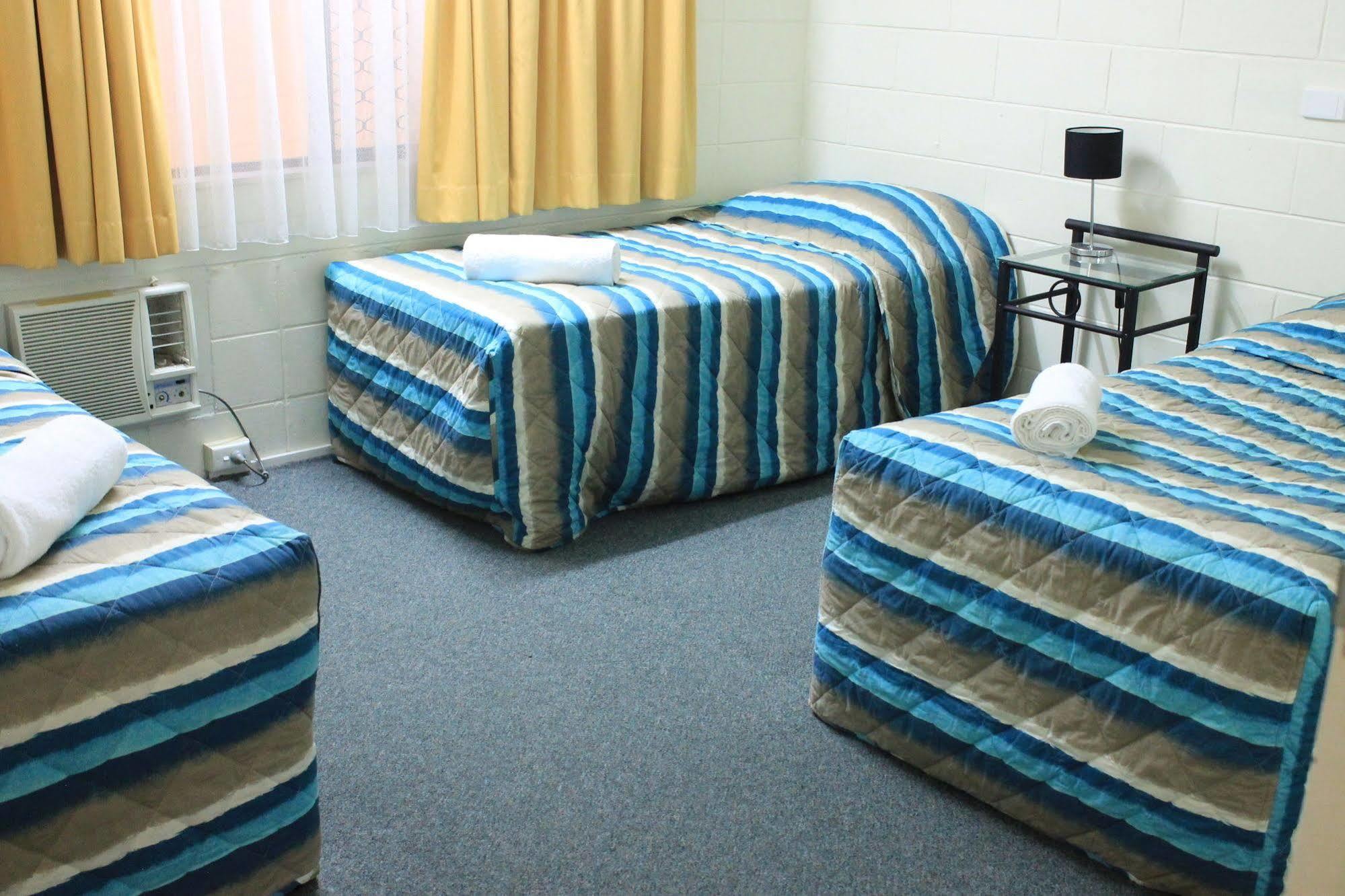 Oasis Inn Apartments Cairns Extérieur photo