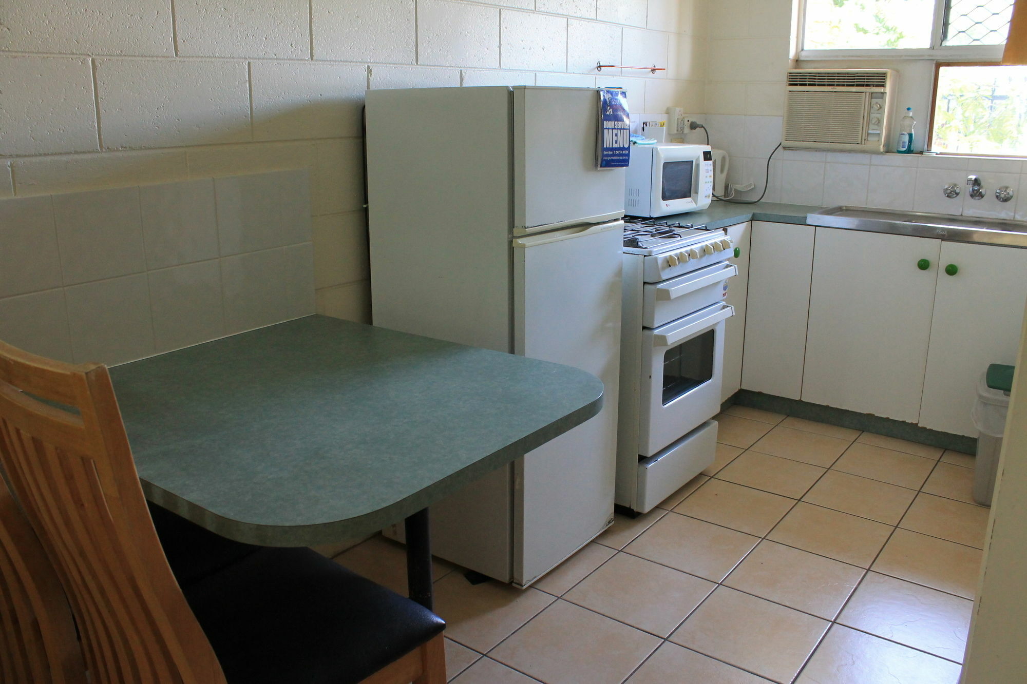 Oasis Inn Apartments Cairns Extérieur photo
